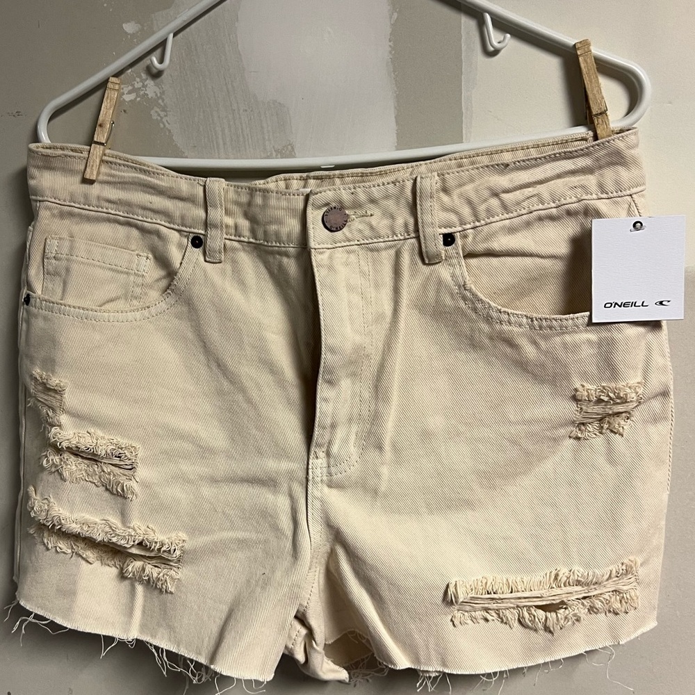 O’Neill women’s shorts size 31 cream color NWT